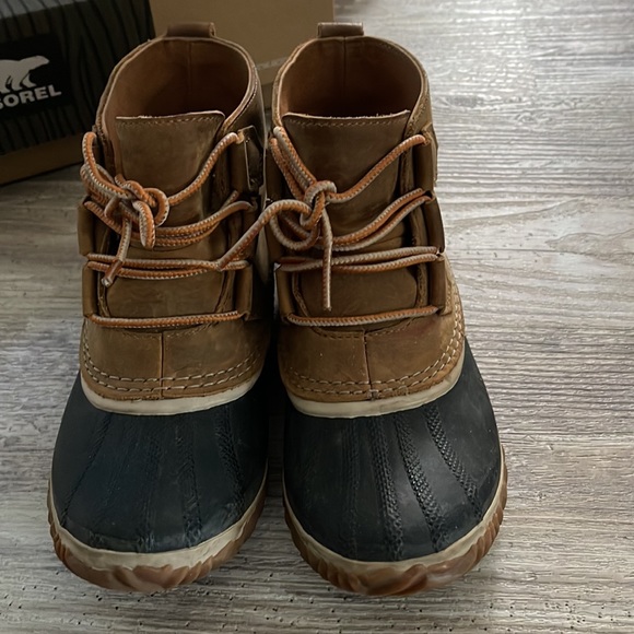 Sorel In and Out - Picture 5 of 7